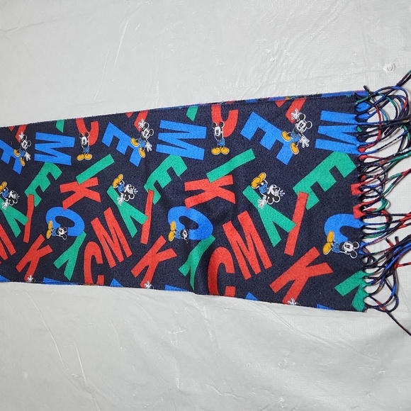 Micky Mouse Scarf - Picture 3 of 3